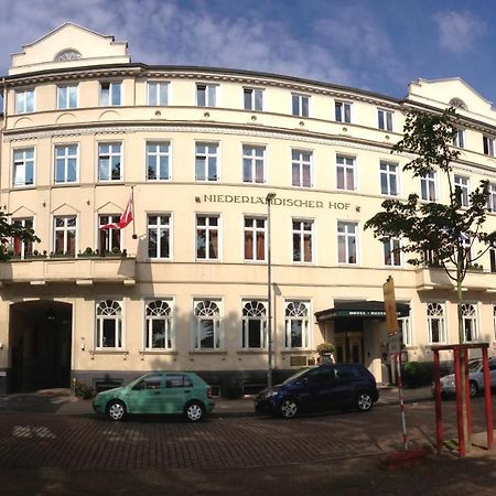 Hotel Niederlandischer Hof Schwerin  Exteriör bild